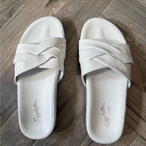Seychelles Show Me Love  White Leather Slides